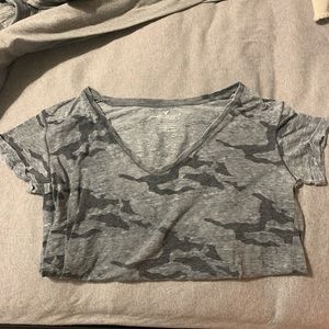 ✰ American Eagle Camo V-Neck
